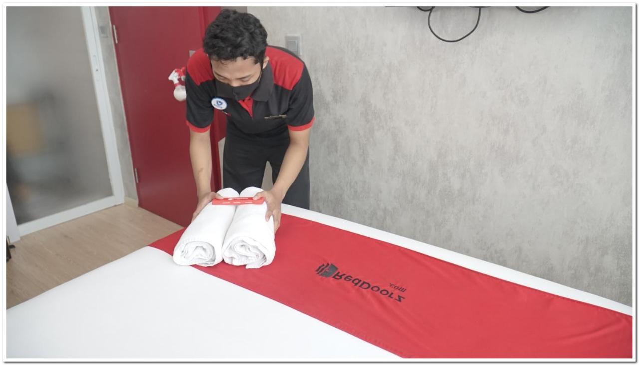 Reddoorz Syariah Premium At Cilandak Timur 2 Jakarta Exterior photo